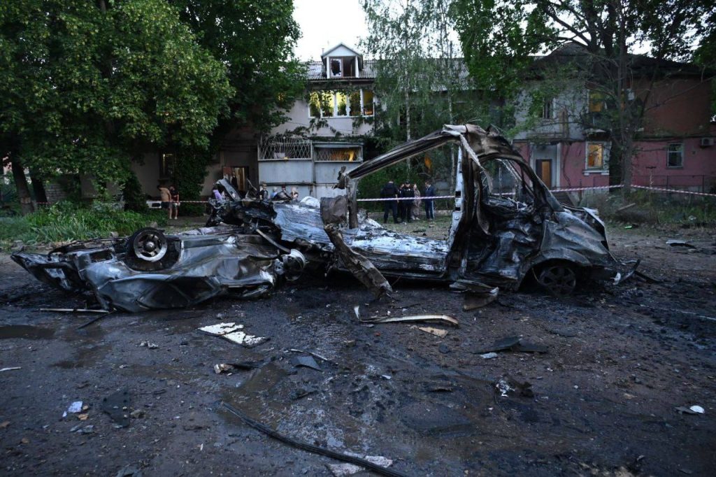 Як отримати компенсацію за пошкоджене під час війни авто та інше рухоме майно 2 Знищені через атаку автівки в Одесі