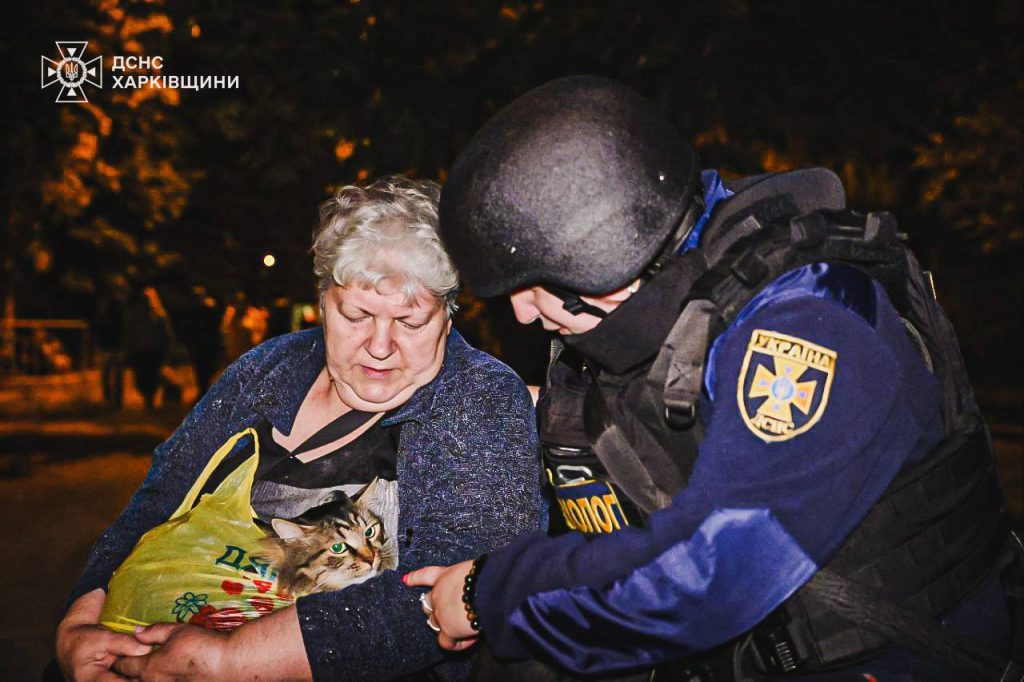У Харкові через атаку БпЛА загинули двоє людей, а ще 60 отримали травми 3 Врятована харків'янка з котом