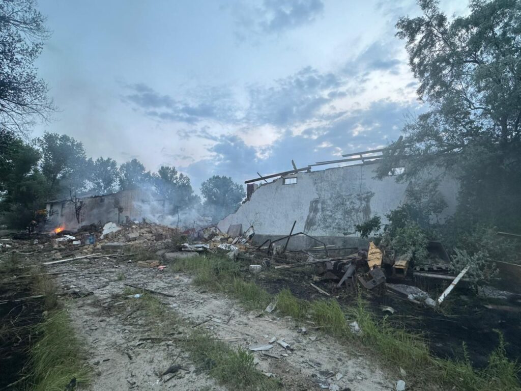 Ударні безпілотники атакували Одещину: які об’єкти постраждали 3 Наслідки влучання по підприємству у Вилківській громаді
