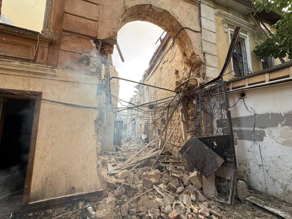 Росіяни масовано атакували Одесу БпЛА: уже 13 постраждалих (фото) 6 Руйнування історичного центру Одеса