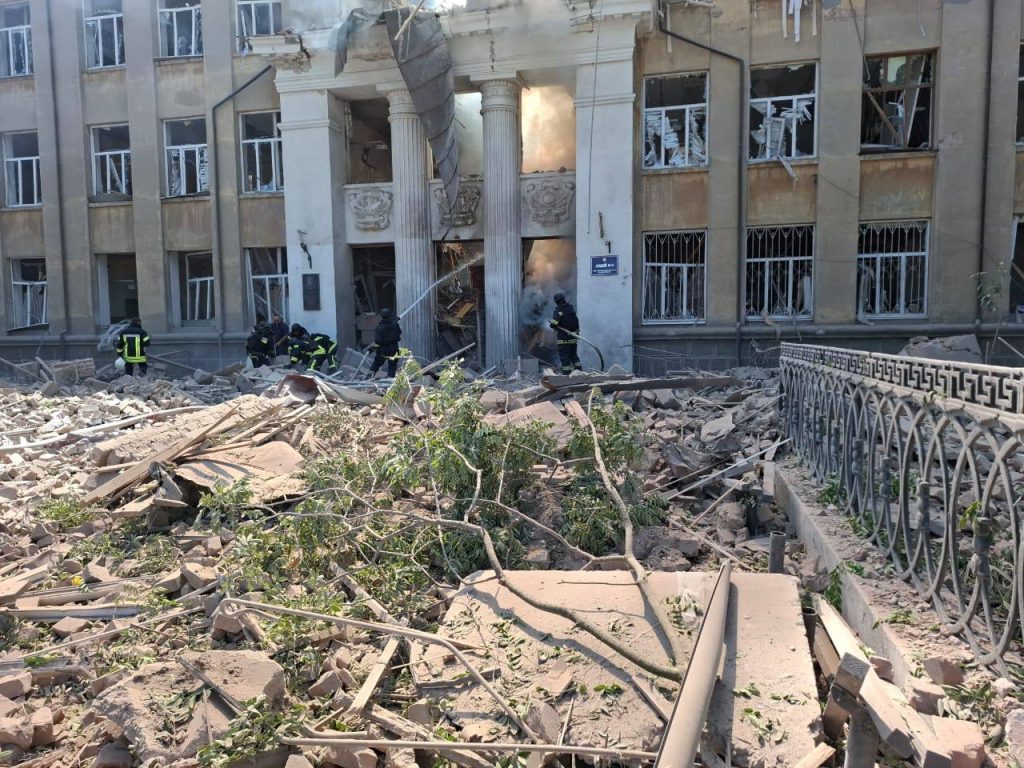 Росія знищила ліцей у Білгород-Дністровському на Одещині: є загиблі 2 Знищений обстрілом навчальний заклад у Білгород-Дністровському