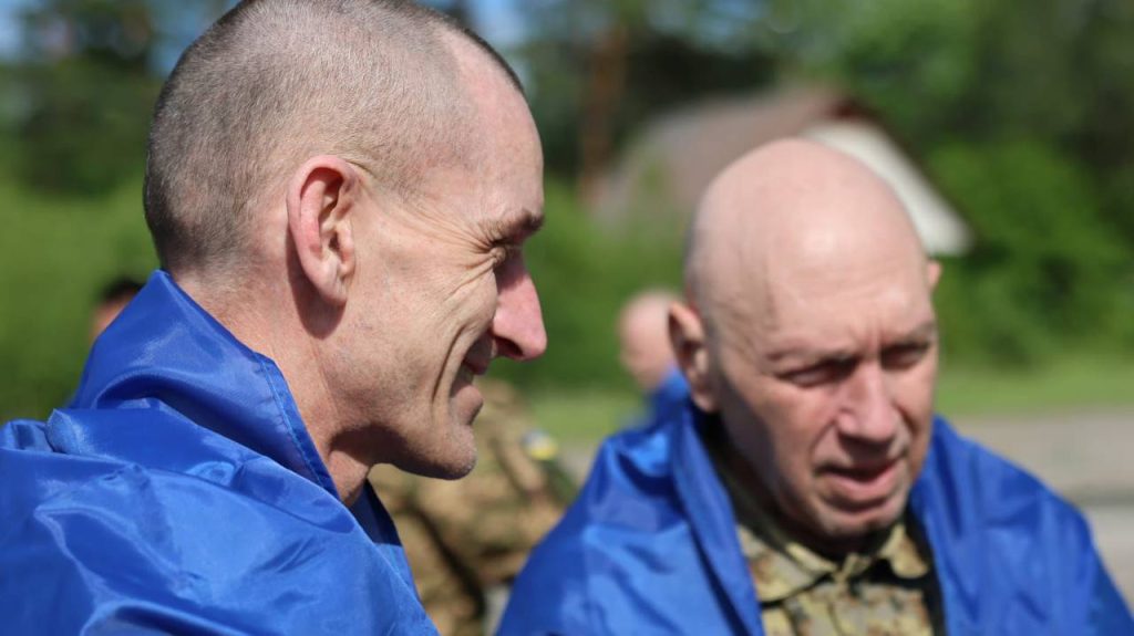 Наймолодшому 24 роки, найстаршому – 62: відбувся ще один обмін полоненими 2 Воїни, який звільнили з неволі